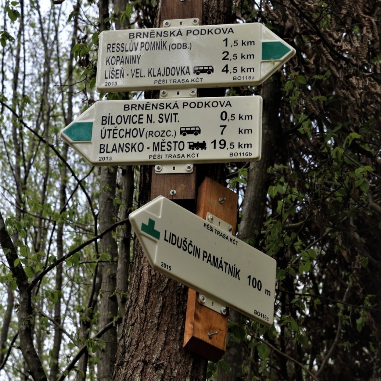 Turistické rozcestí Liduščin památník