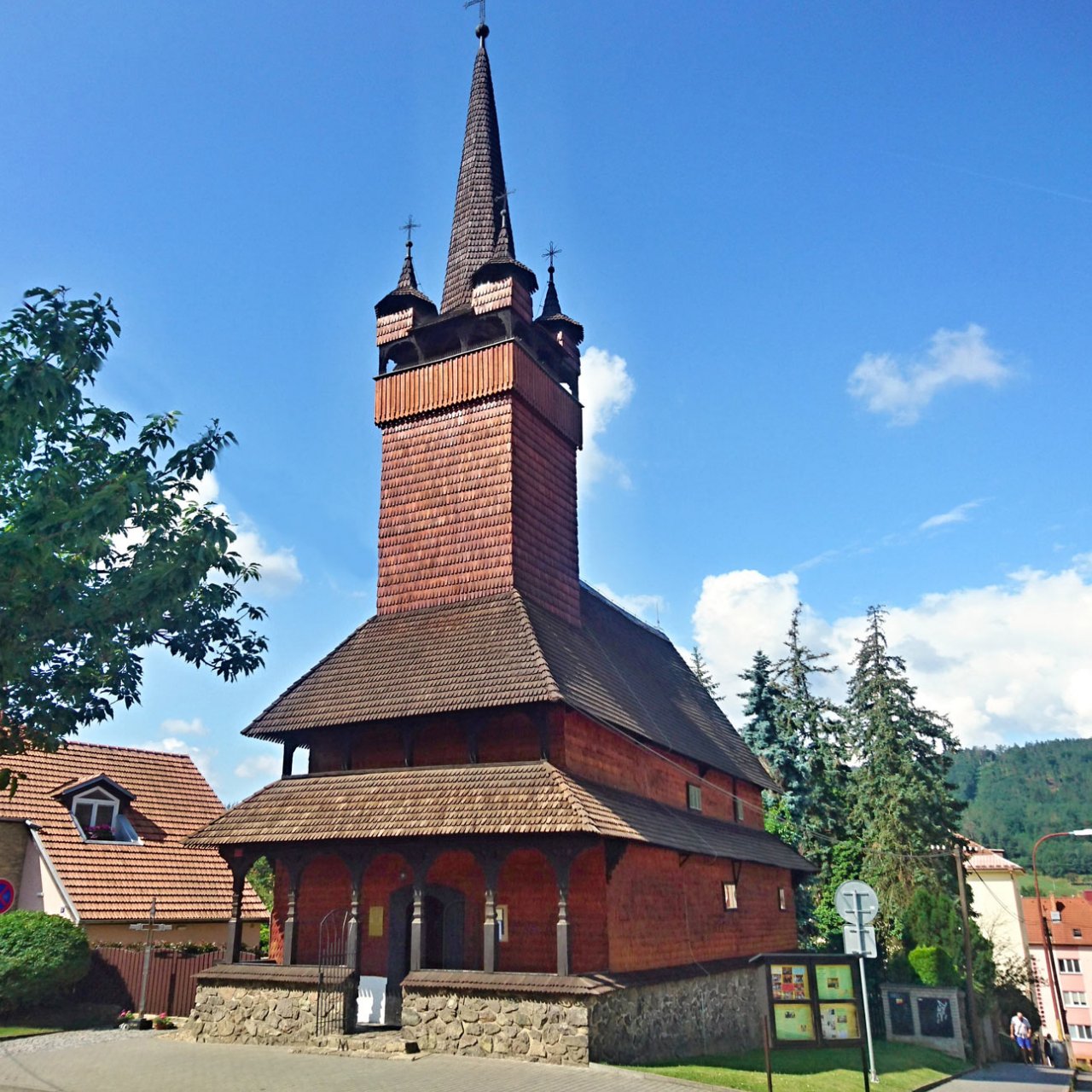 Dřevěný kostelík