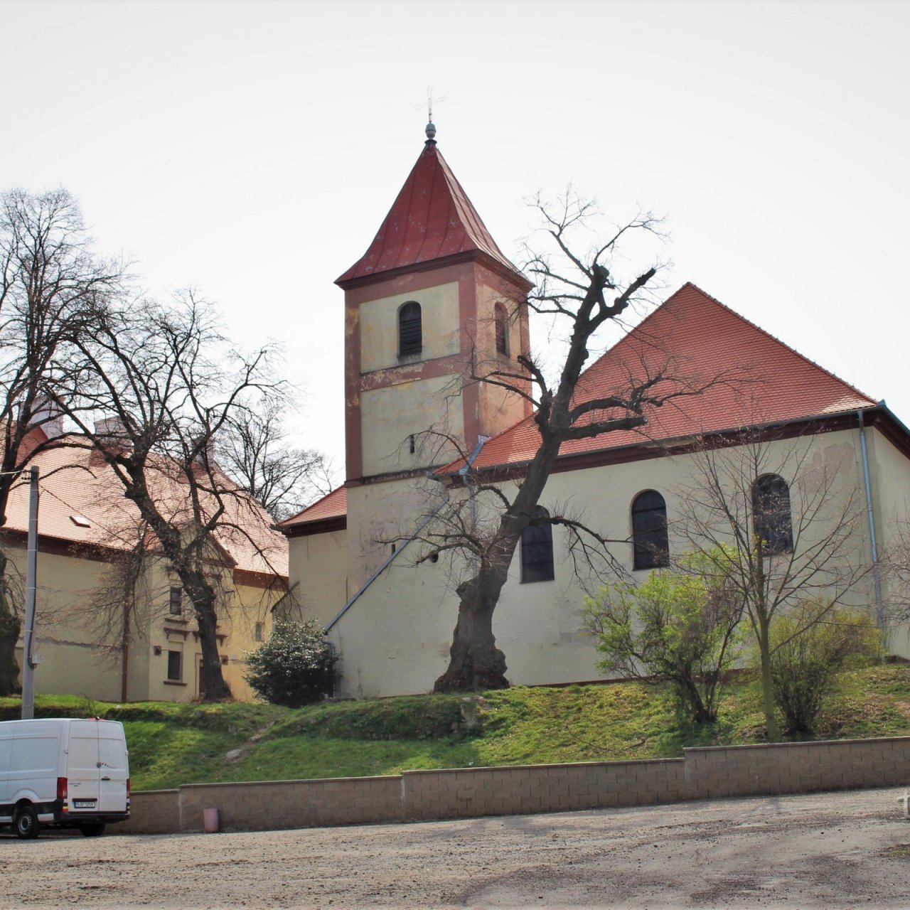 Božice - kostel sv. Petra a Pavla