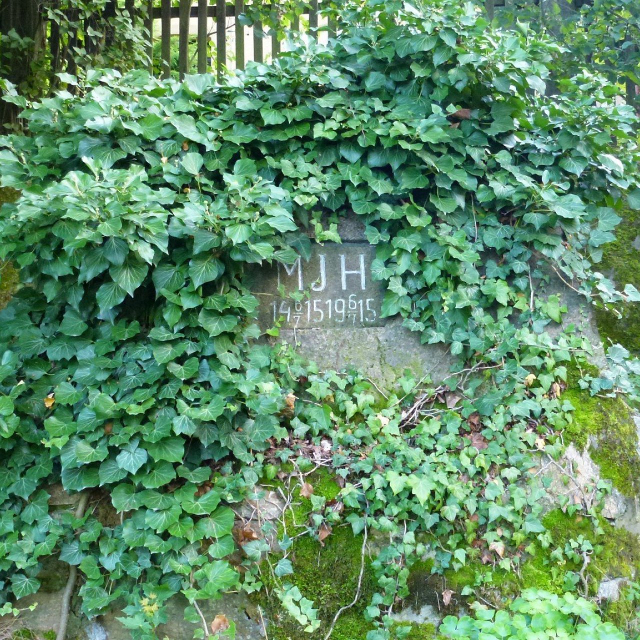 PAMĚTNÍ KÁMEN K 500.výročí upálení Jana Husa