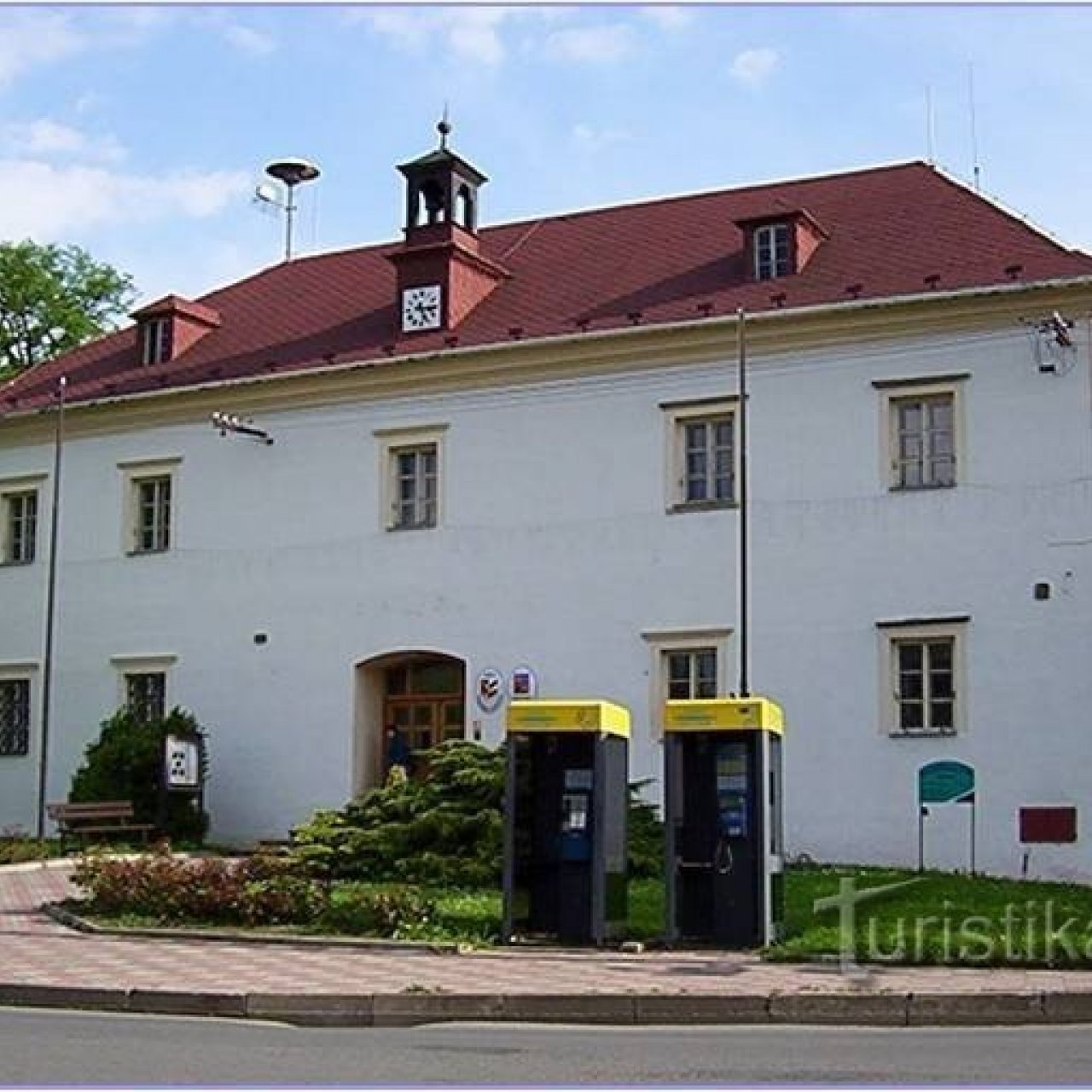 Dlouhá Loučka u Uničova-horní a dolní zámek