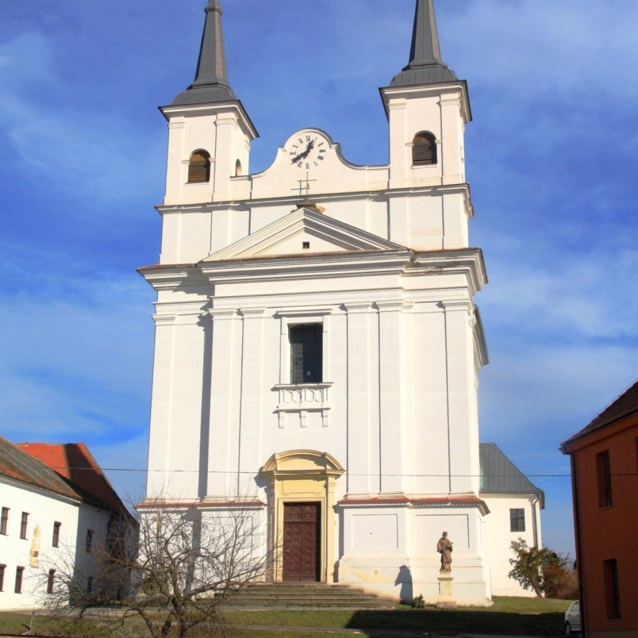Drnholec - kostel Nejsvětější Trojice