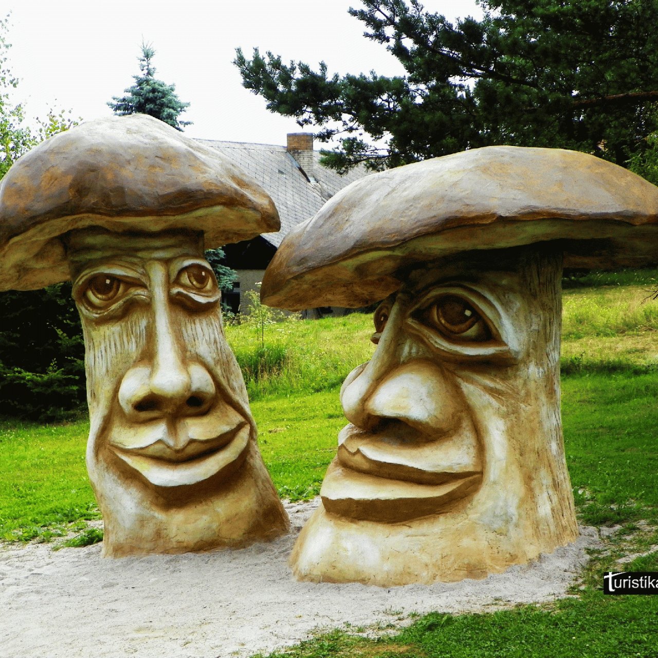 Houby – sousoší od Olšiaka