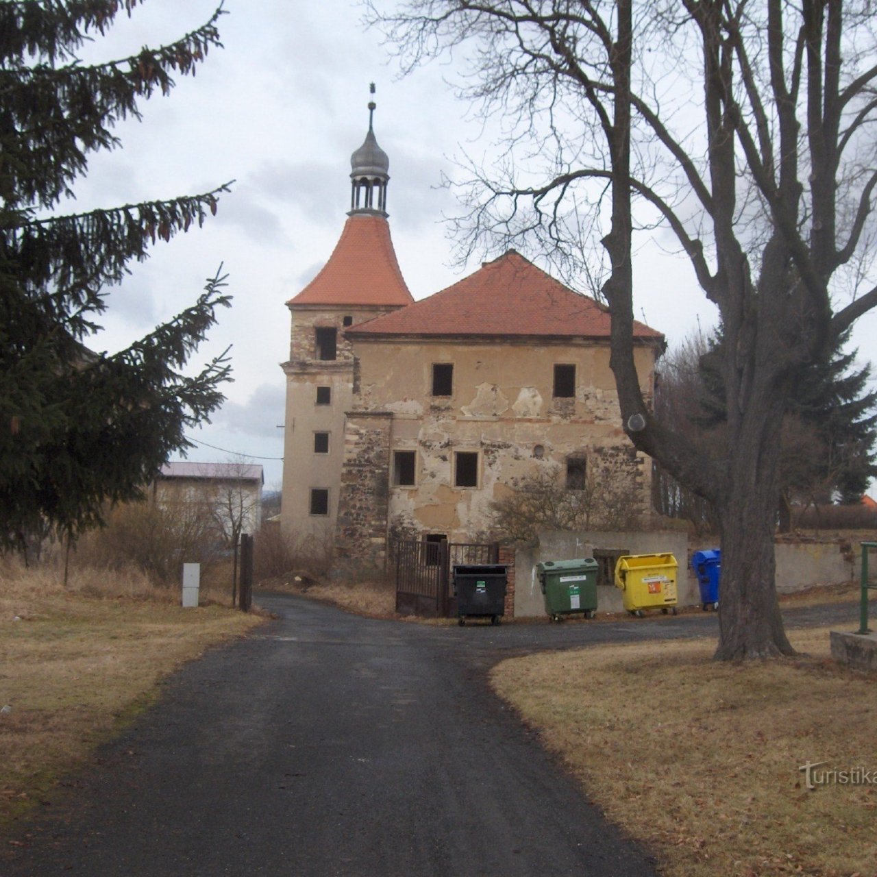 Zámek Mirošovice