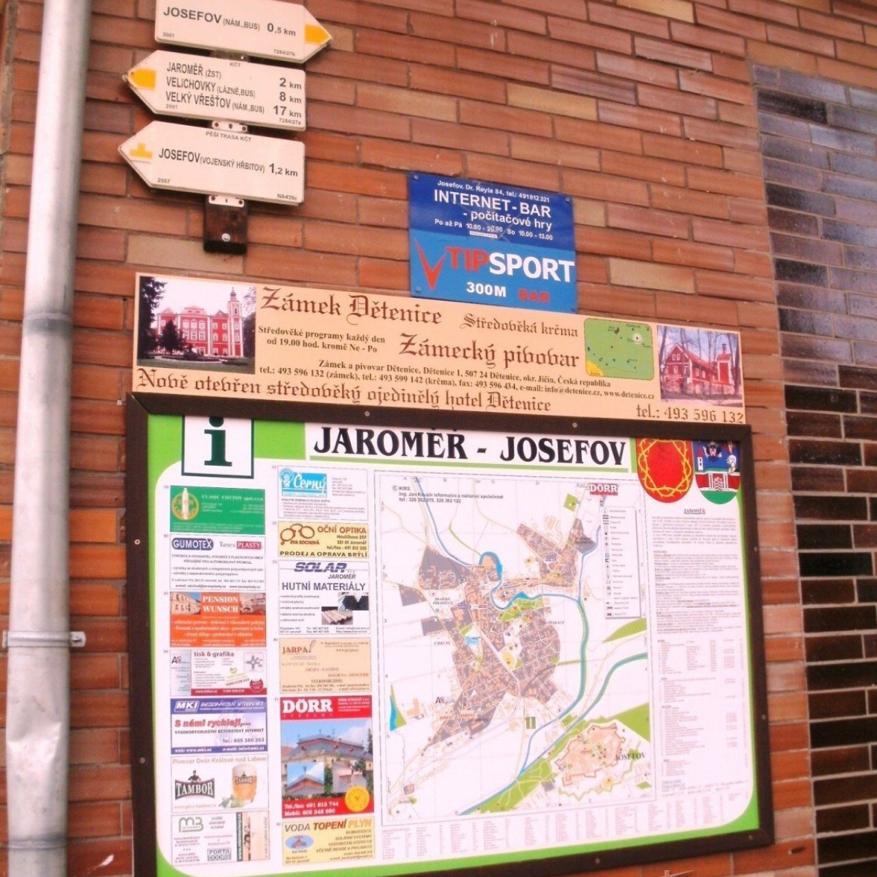 turistické rozcestí Josefov - vstup do podzemí