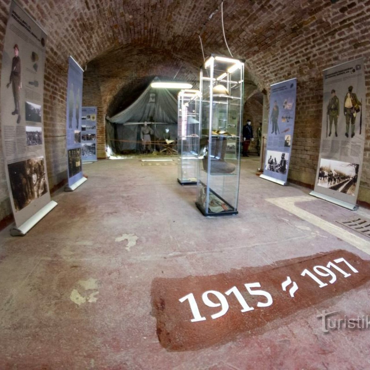 Bastion no. IX - Expozice armády