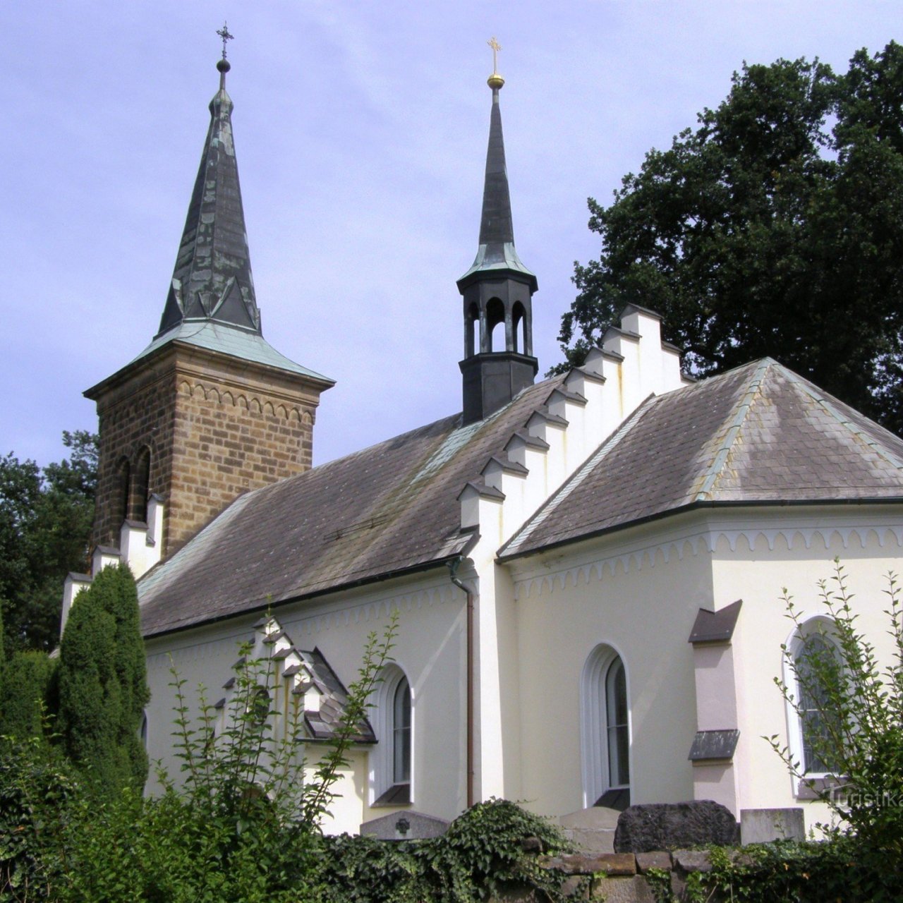 Karlovice - kostel sv. Jiří