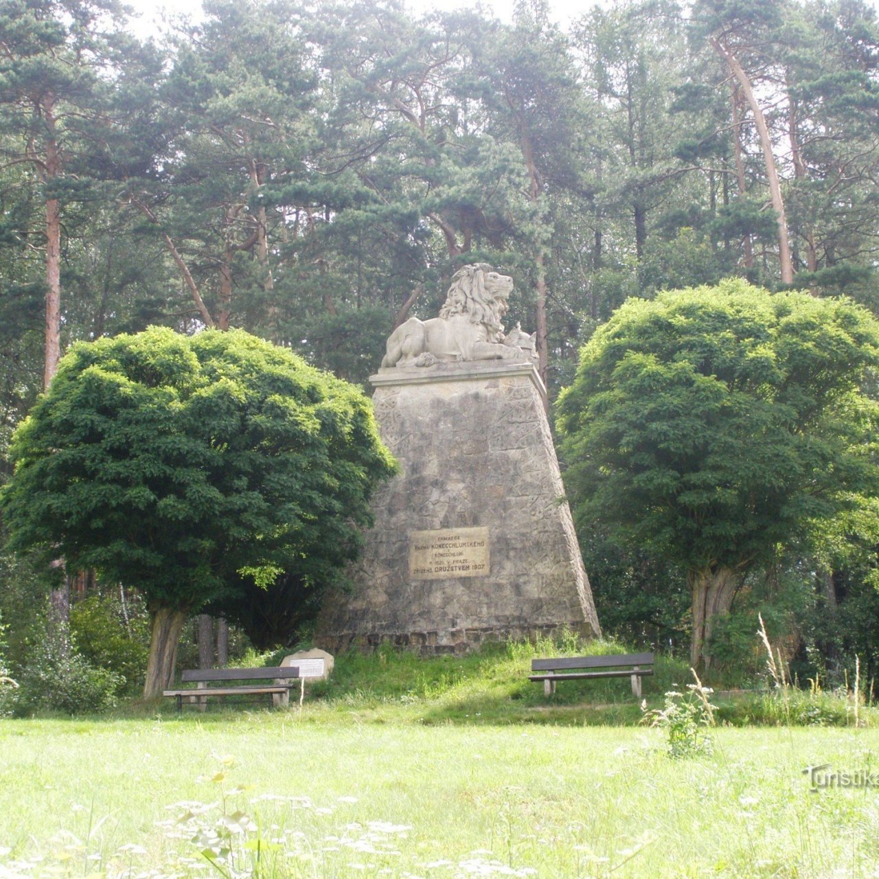 Konecchlumí - mohyla Viléma Konecchlumského