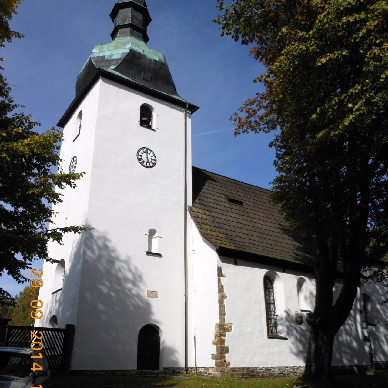 Románský kostel v Kostelní