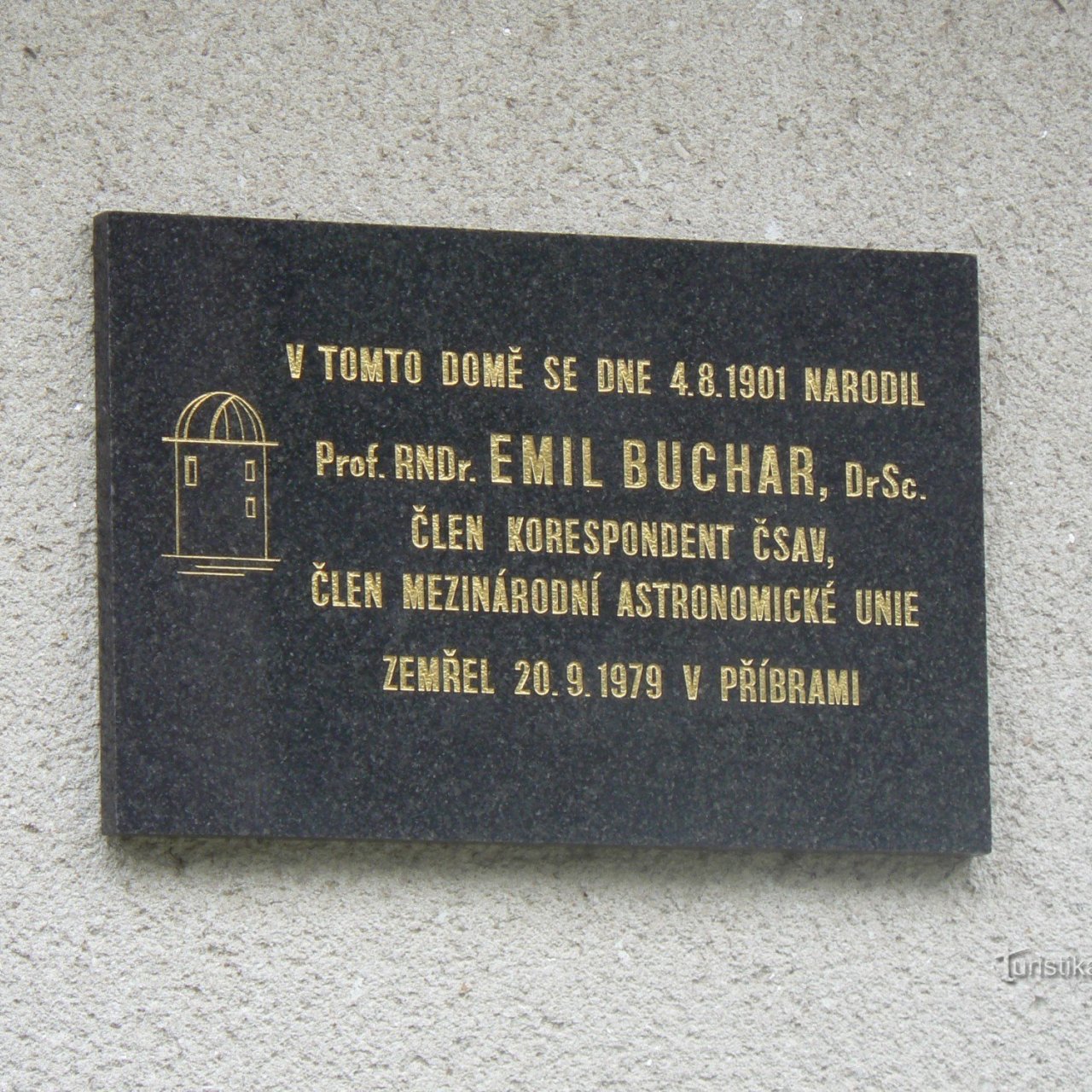 Horní Nová Ves 67 - pamětní deska Prof. RNDr. Emil Buchar, DrSc.