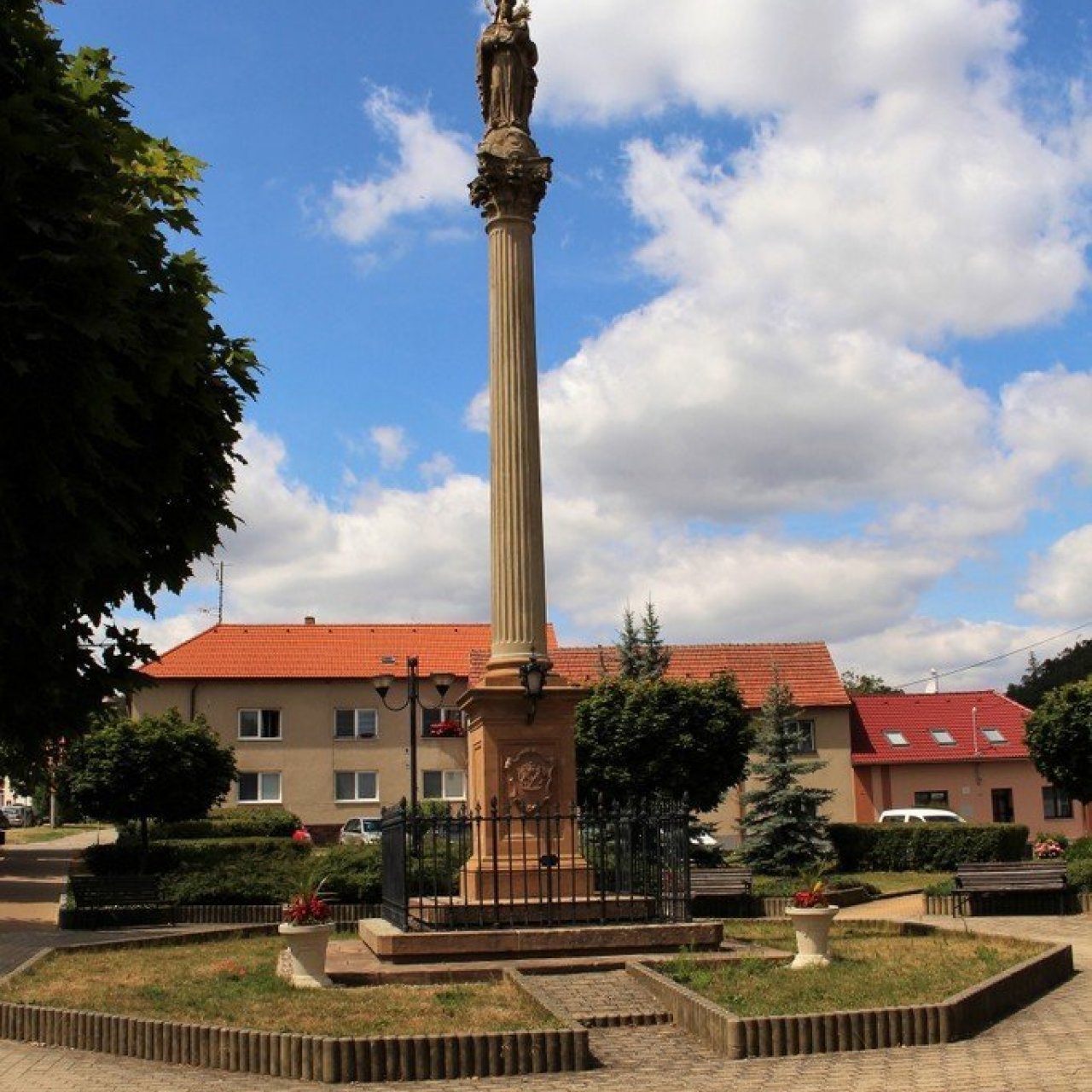 Lysice, mariánský sloup.