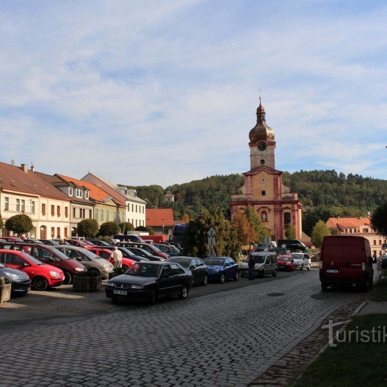 Radnice, kostel sv. Václava.