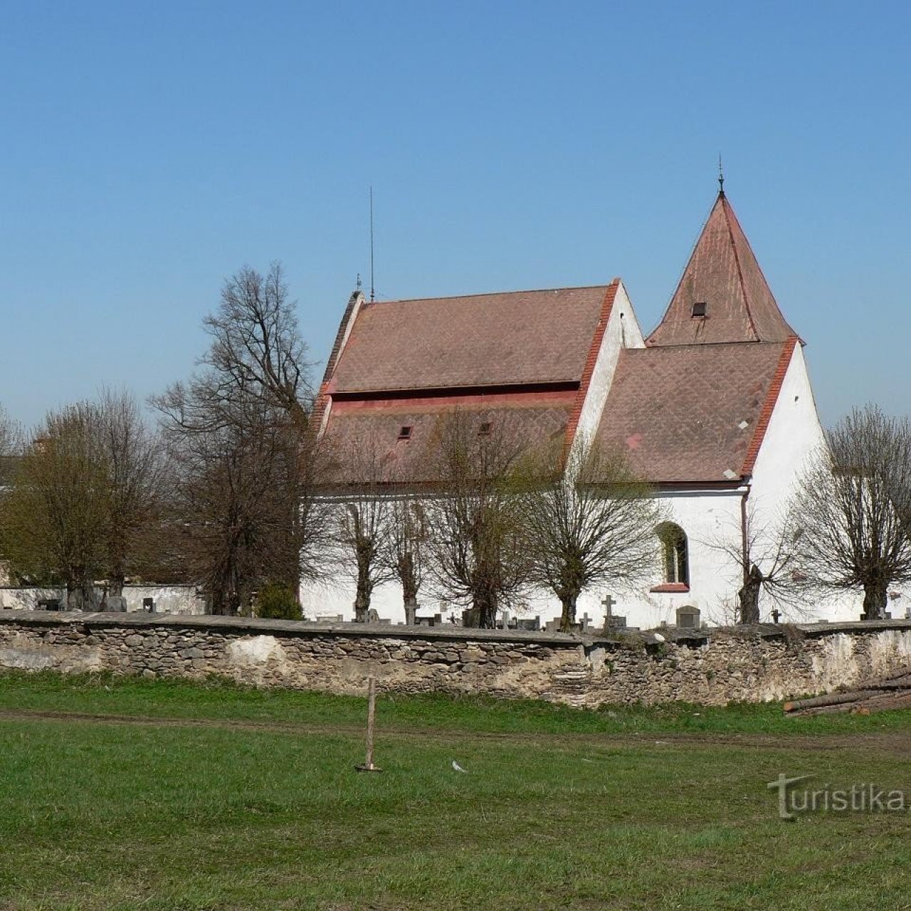 Albrechtický kostel, nejstarší sakrální stavba Sušicka.