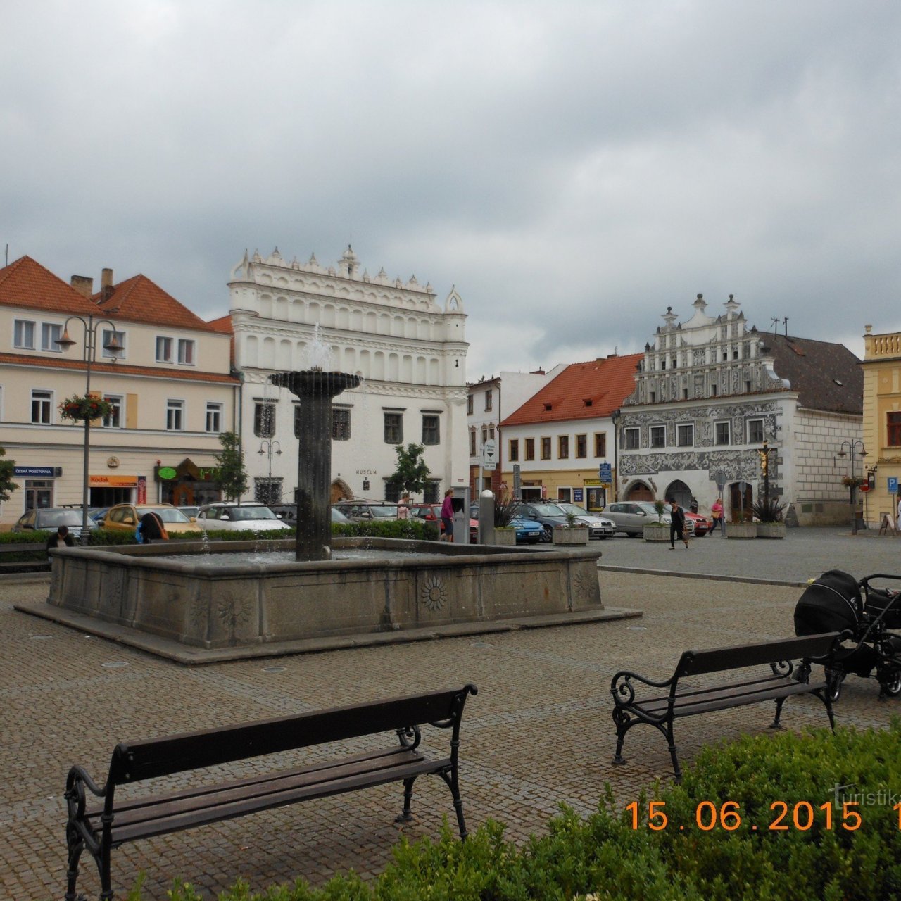 Kašna před budovou radnice v Sušici