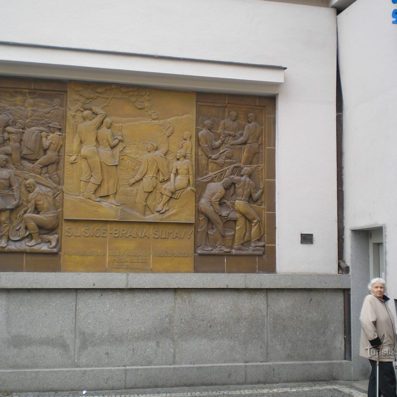 Sušice - plastika na spořitelně