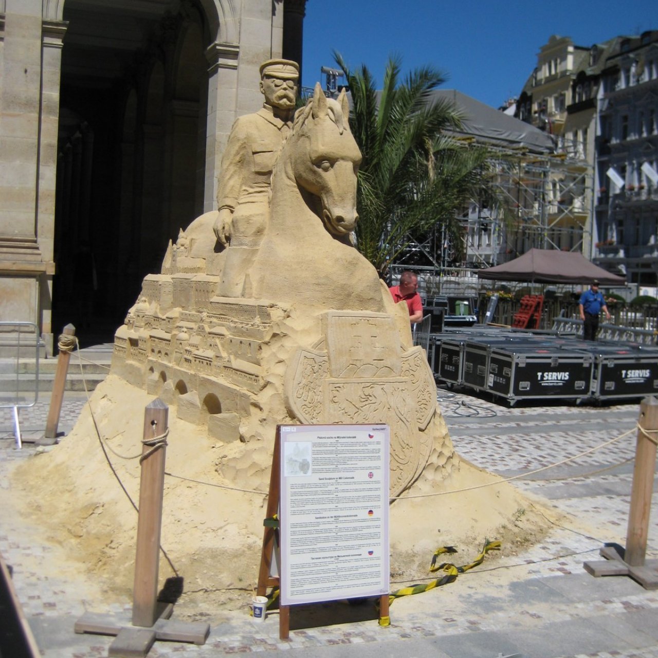Socha z písku: T. G. Masaryk na koni v Karlovy Vary