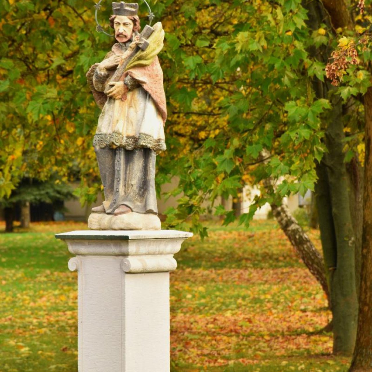 Nepomuki Szent János szobor