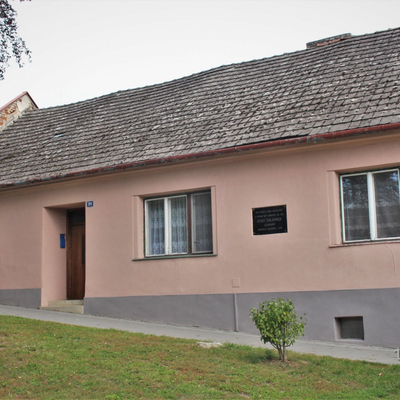 Napajedla - rodný dům armádního generála J. Šnejdárka