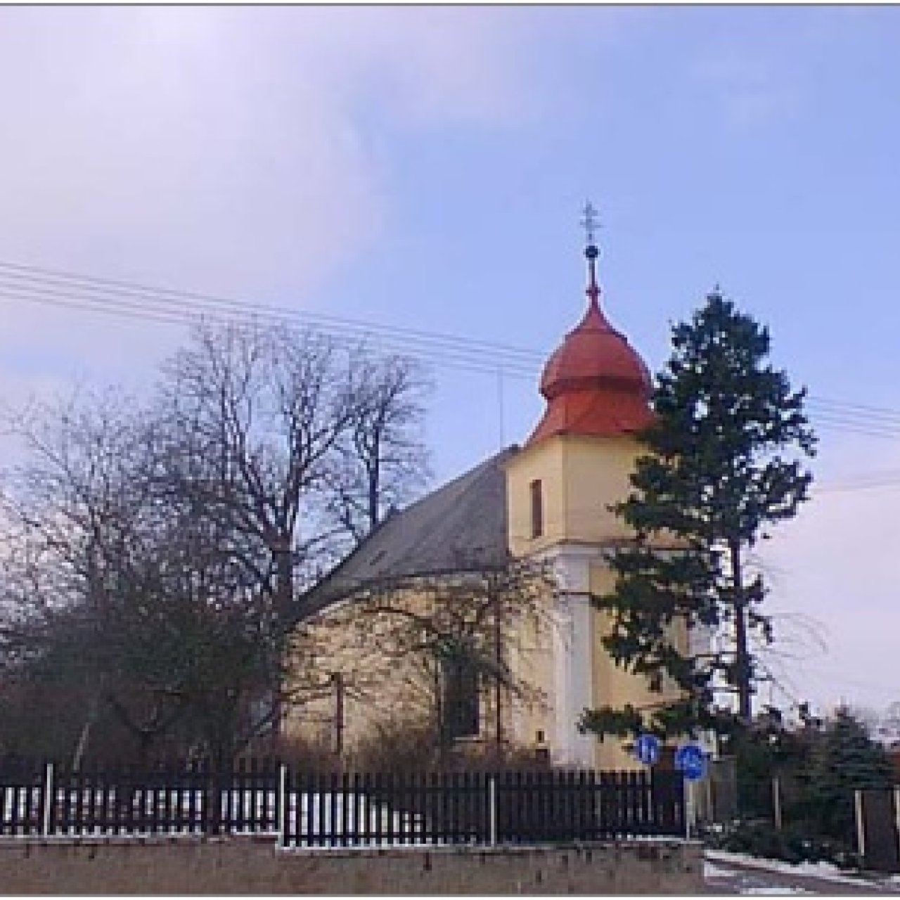 Filiální kostel sv. Petra a Pavla (původně farní) Moravany