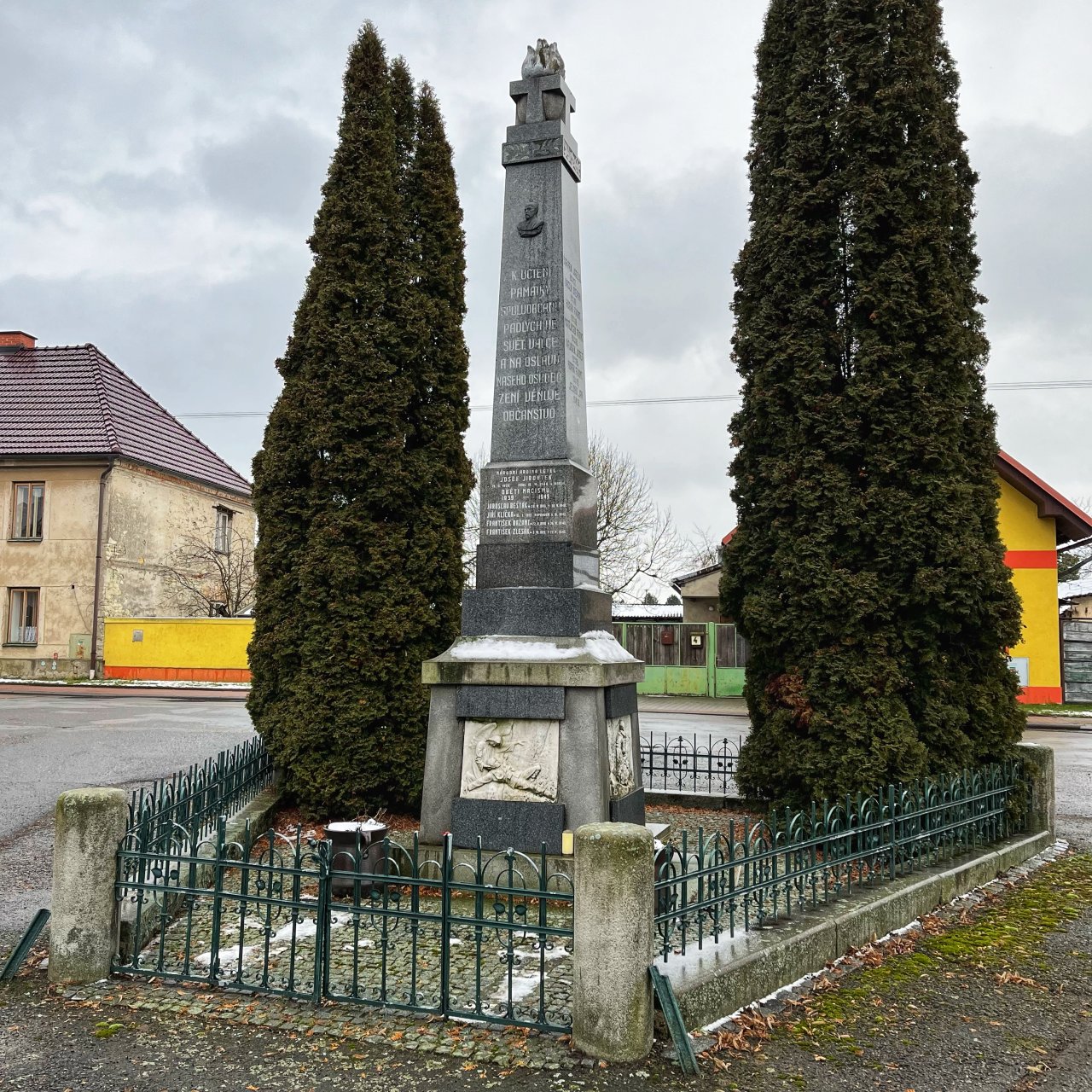Pomník obětem 1. a 2. světové války, Moravany