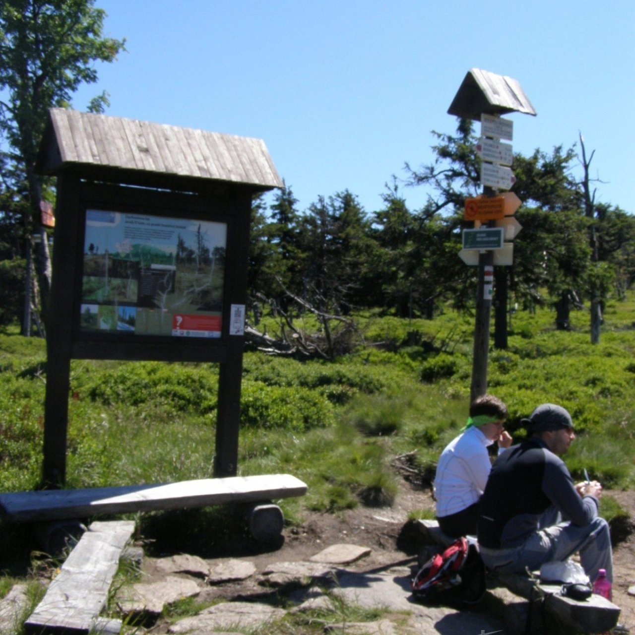 turistické rozcestí - sedlo Pod Vřesovkou
