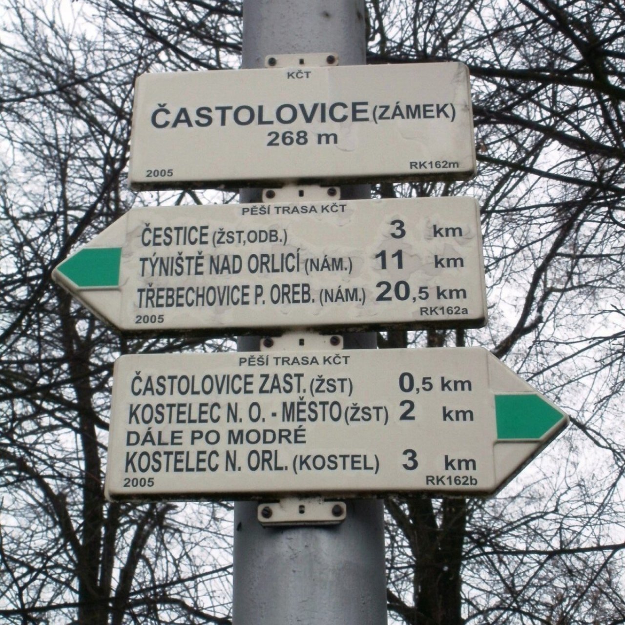 turistické rozcestí Častolovice - zámek