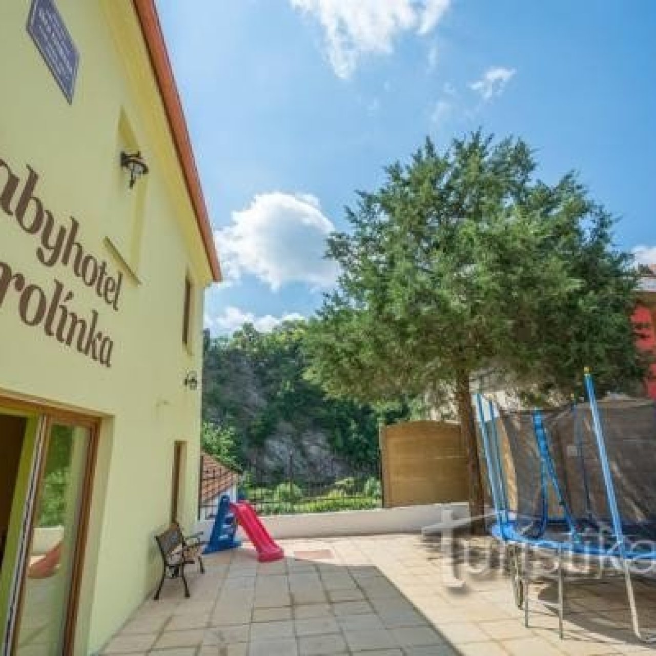 BABYHOTEL KAROLÍNKA