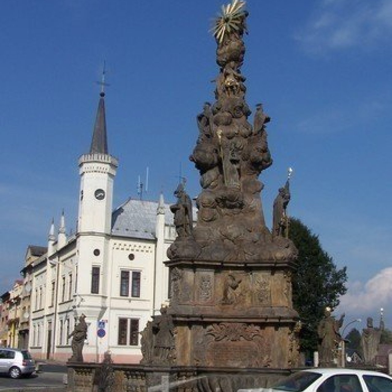 Morový sloup s Nejsvětější Trojicí v Zákupech