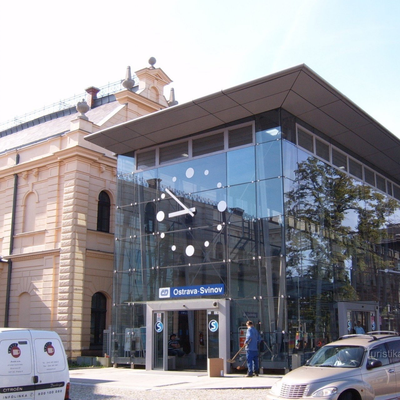 Výpravní budova nádraží Ostrava Svinov