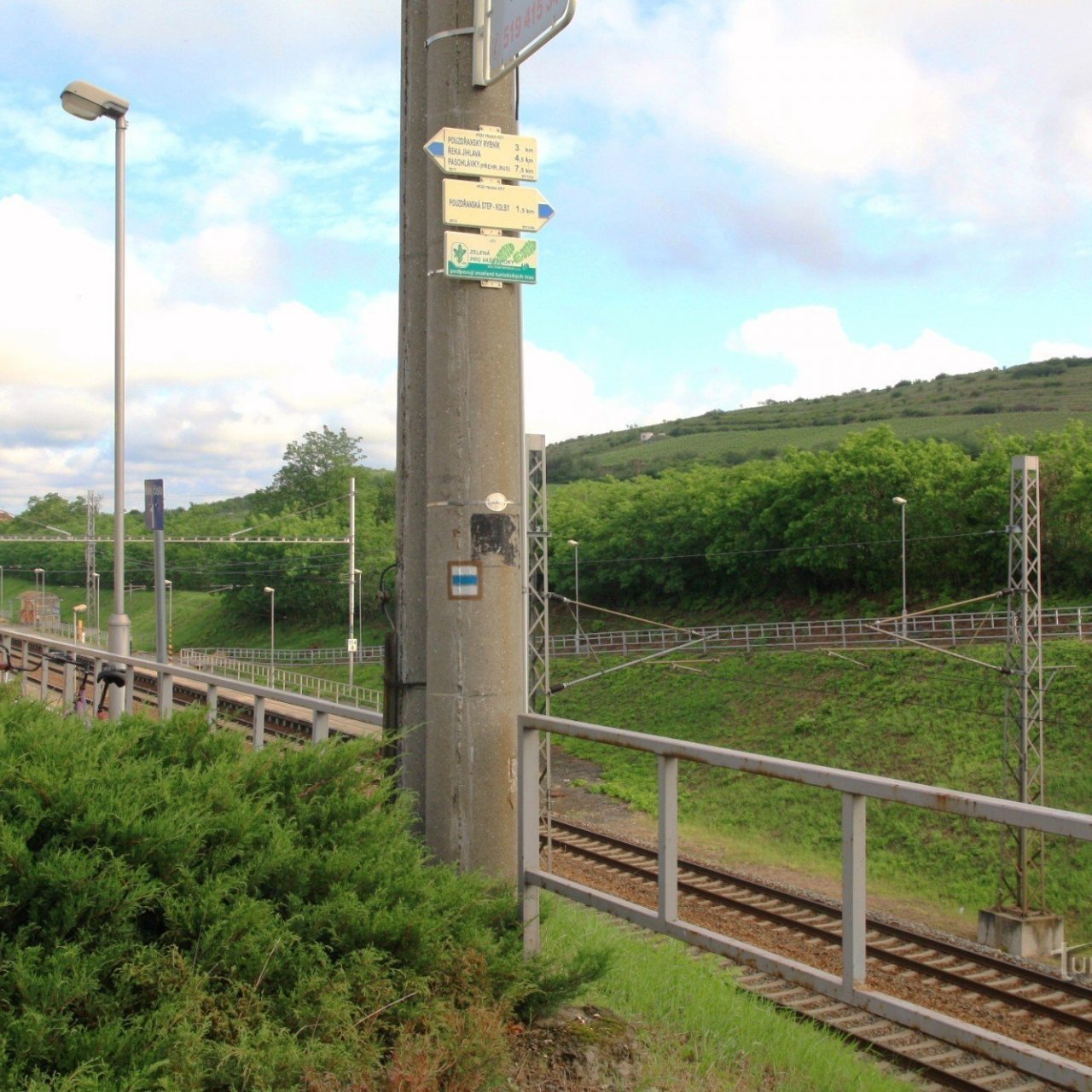 Turistické rozcestí Pouzdřany
