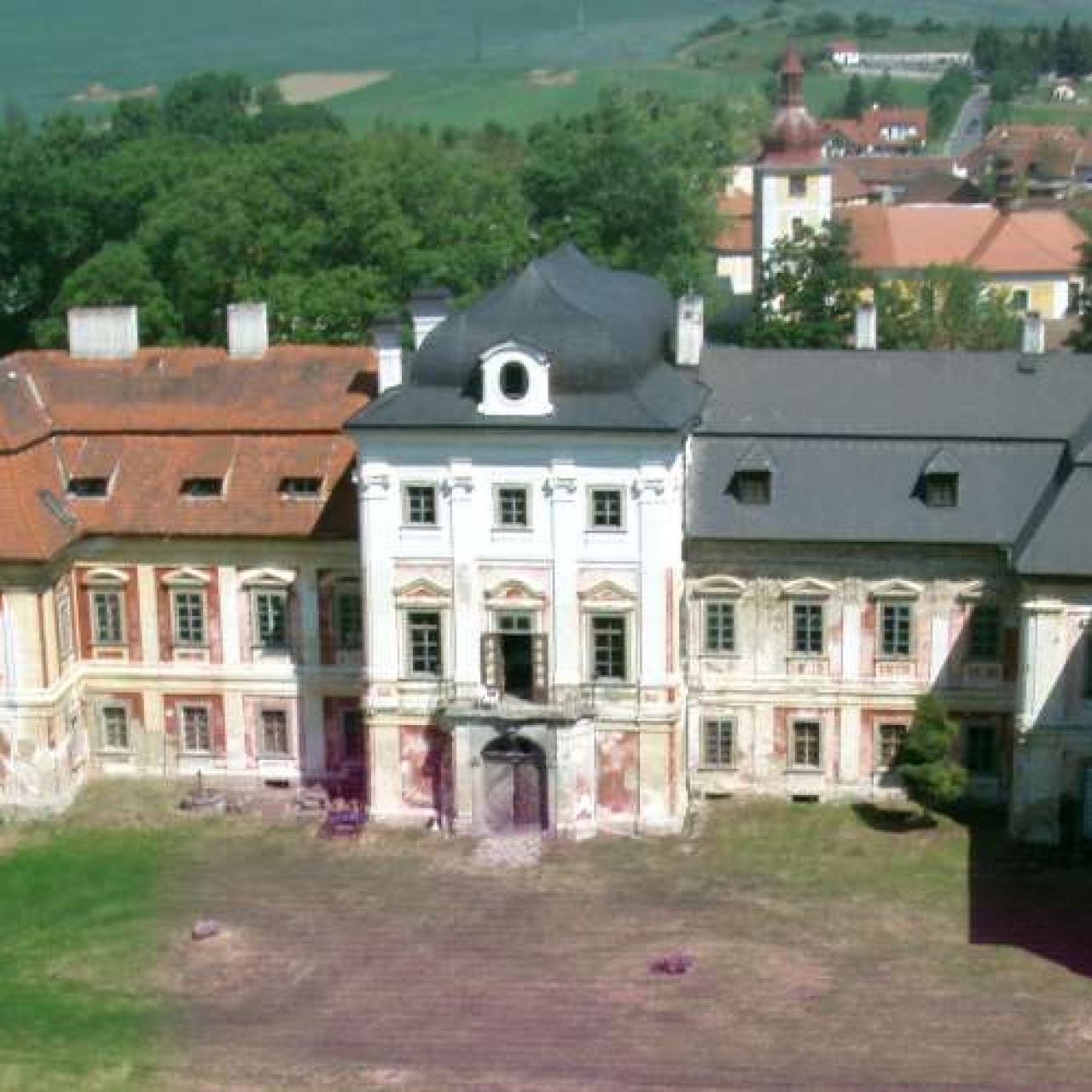 Zámek Dolní Lukavice