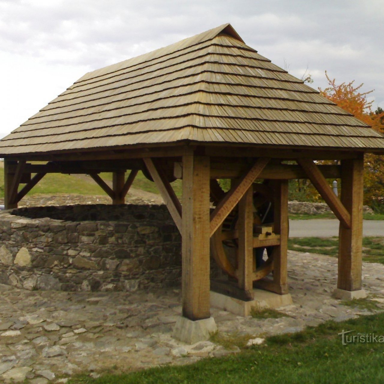Kunětická hora - hradní studna