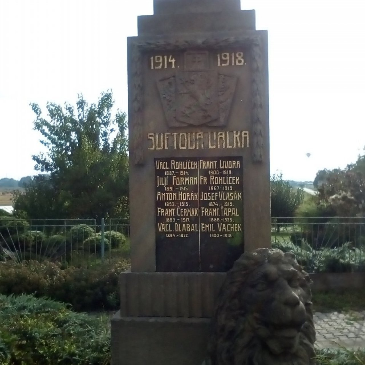 Pomník padlým v Rábech