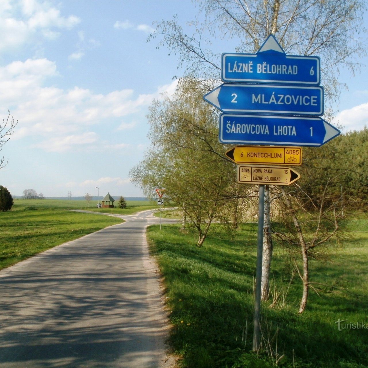 cykloturistické rozcestí - rozc. u Šárovcovy Lhoty