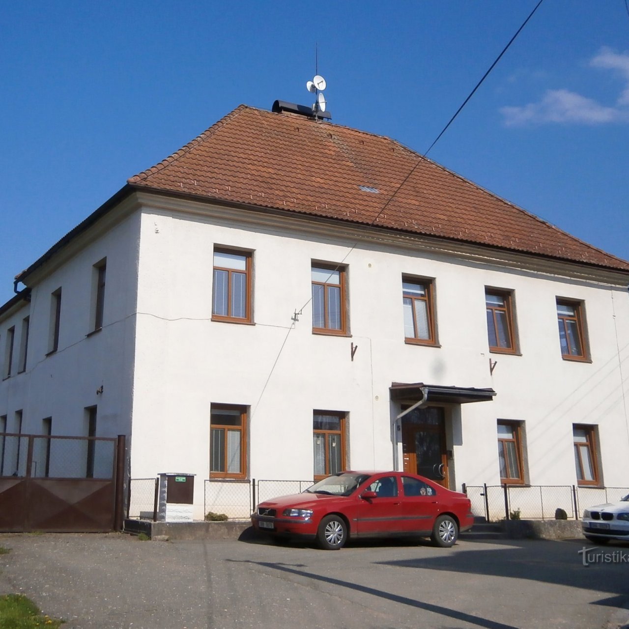 Škola v Sendražicích