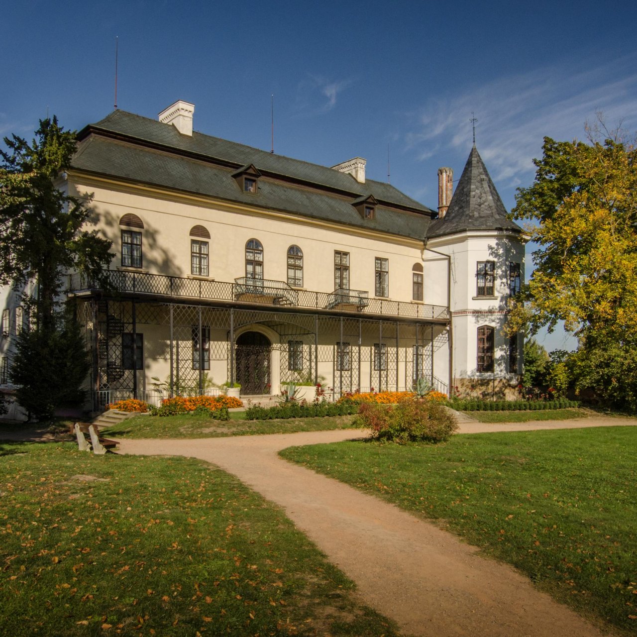 Státní zámek Slatiňany