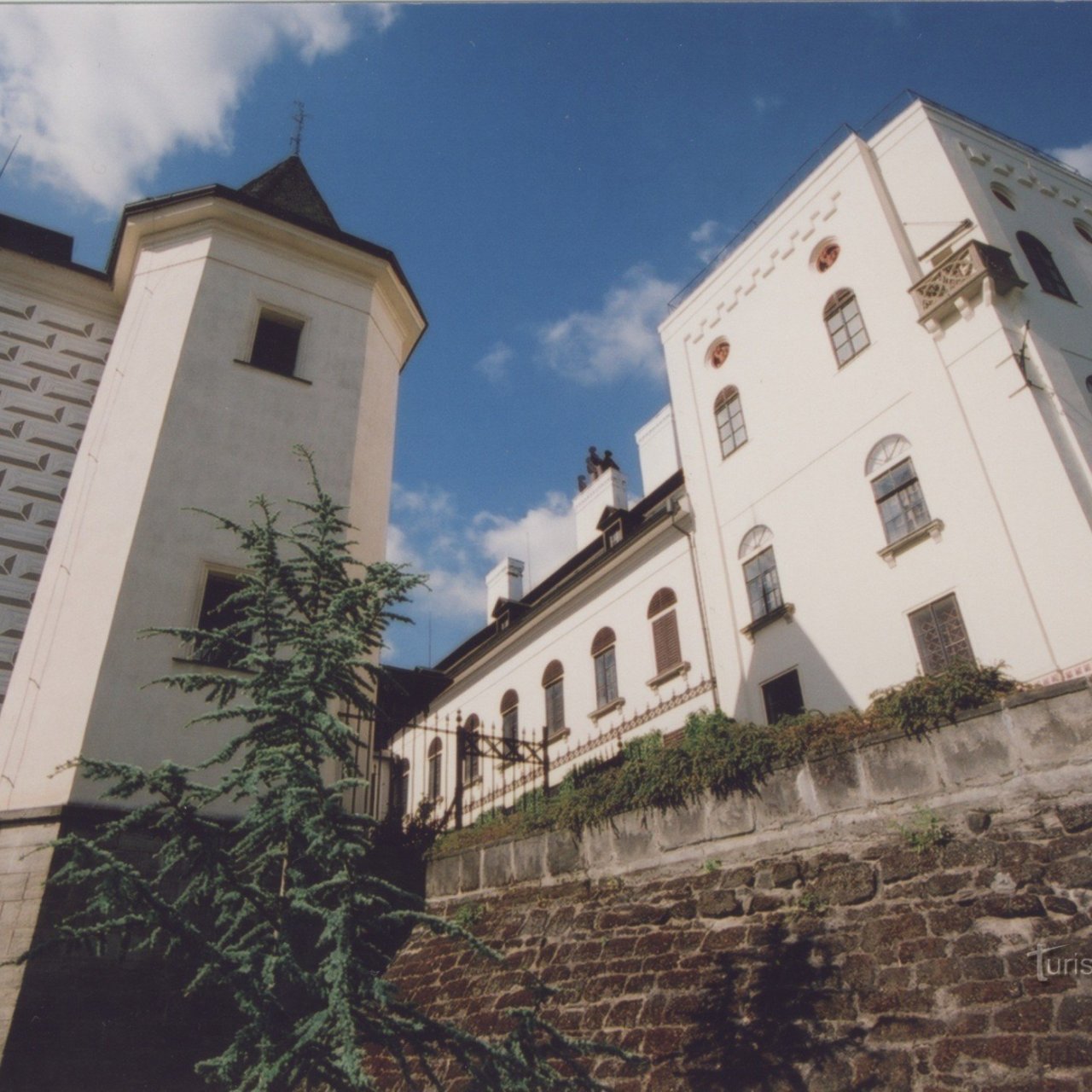 Státní zámek Slatiňany