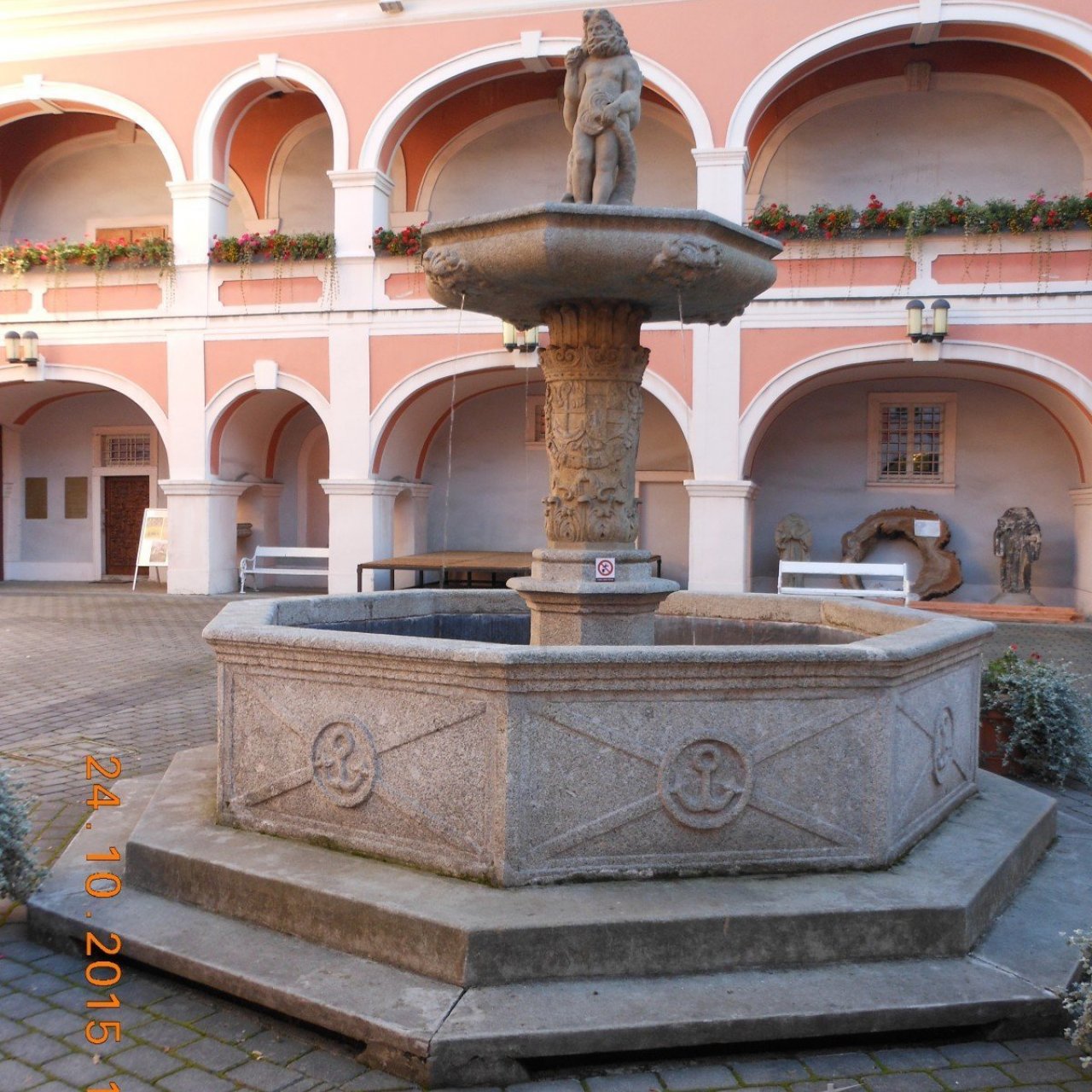 Kašna na Sokolovském zámku