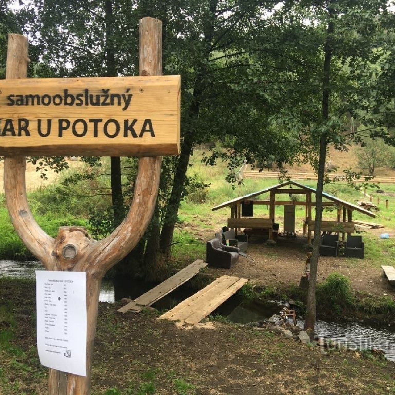 Samoobslužný bar u potoka Stará Voda