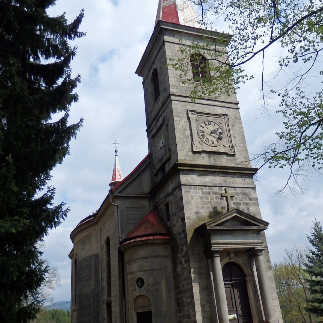 KOSTEL SV. PETRA A PAVLA-TANVALD