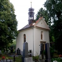 Kaple svaté Rozálie se hřbitovem