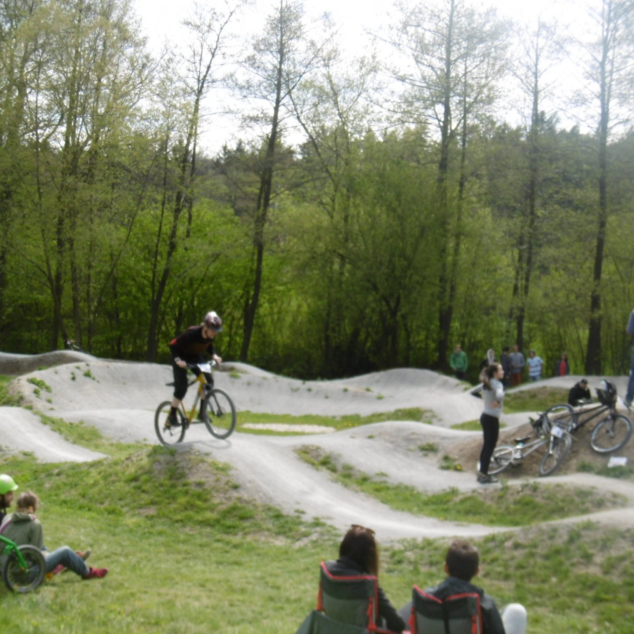 Pumptrack pod přehradou na Lučině