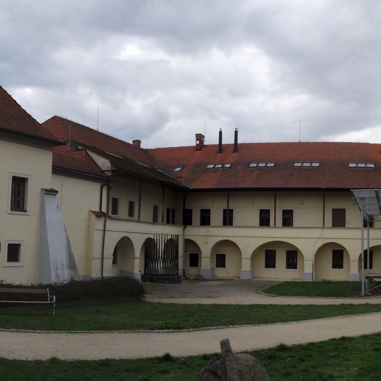 Uherský Brod – panský dům Kouniců s galerií