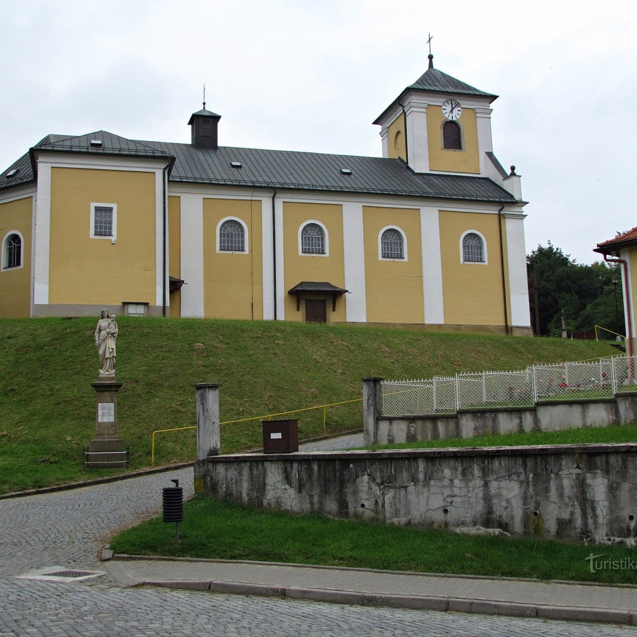 Kostel sv.Petra a Pavla v Želechovicích n. Dřevnicí