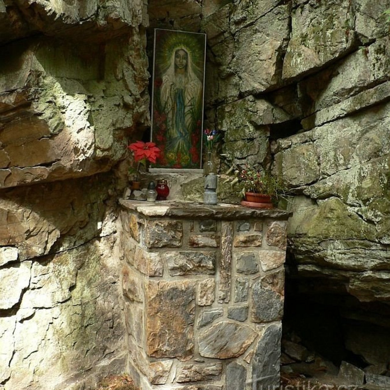 Lurdská jeskyně